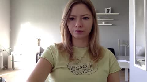 Snapshot of lux_millie chatting on September 23, 7:11 am Millie online show from September 23, 7:11 am