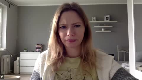 Snapshot of lux_millie chatting on October 7, 9:50 am Millie online show from October 7, 9:50 am