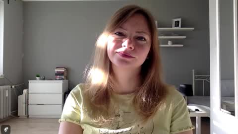 Snapshot of lux_millie chatting on November 7, 11:10 am Millie online show from November 7, 11:10 am