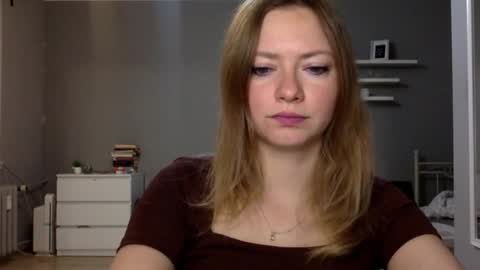 Snapshot of lux_millie chatting on November 11, 9:59 pm Millie online show from November 11, 9:59 pm