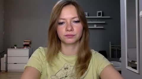 Snapshot of lux_millie chatting on November 22, 3:33 pm Millie online show from November 22, 3:33 pm