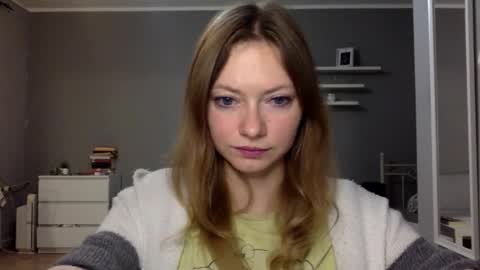 Snapshot of lux_millie chatting on November 27, 10:12 pm Millie online show from November 27, 10:12 pm