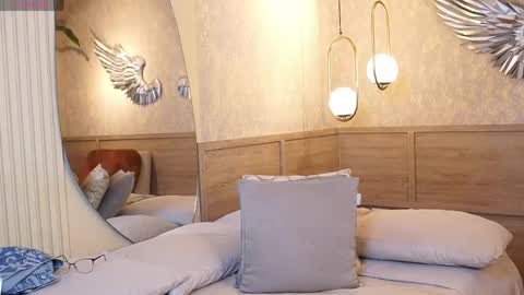 Luxa  online show from April 17, 1:03 pm