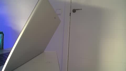 Snapshot of luxanee chatting on December 17, 10:38 pm luxanee online show from December 17, 10:38 pm