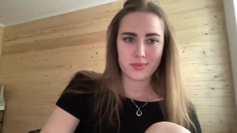 Snapshot of luxie_queen chatting on May 21, 4:03 pm Katie online show from May 21, 4:03 pm