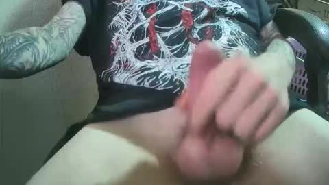 Snapshot of luxiferr666 chatting on December 15, 6:28 am belzebubs online show from December 15, 6:28 am