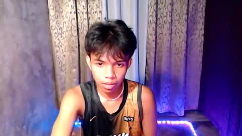 Snapshot of luxirfy_xx chatting on December 14, 5:40 pm luxirfy online show from December 14, 5:40 pm