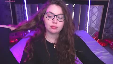 Snapshot of luxsopphia_ chatting on February 16, 8:27 pm luxsopphia_ online show from February 16, 8:27 pm