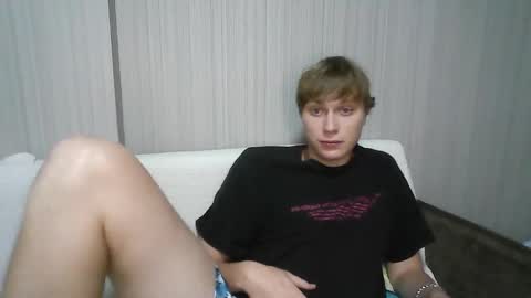 Snapshot of luxury_bob chatting on November 25, 6:41 pm luxury_bob online show from November 25, 6:41 pm