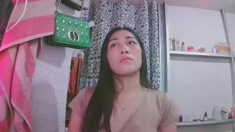 Snapshot of luxy27 chatting on October 27, 3:21 am nikke online show from October 27, 3:21 am