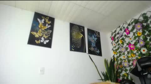 Snapshot of luzcastillo07 chatting on October 21, 5:52 am luzcastillo07 online show from October 21, 5:52 am