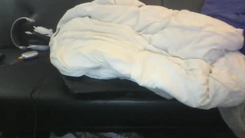 Snapshot of lvernon710 chatting on January 24, 2:51 pm lvernon805 online show from January 24, 2:51 pm