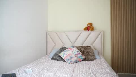 lya_aron_couple online show from September 23, 4:10 pm