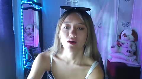 Call me Lia  online show from September 12, 9:48 pm