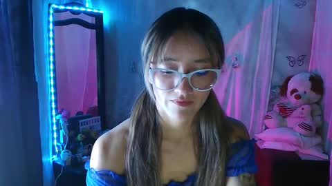 Call me Lia  online show from October 6, 9:45 pm