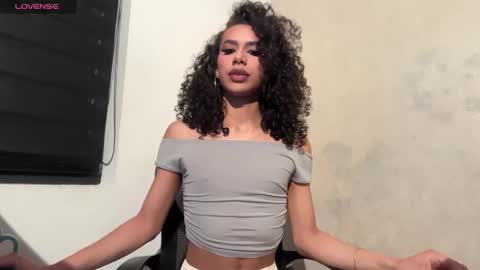 Snapshot of lyadumont chatting on November 16, 10:59 pm LYA online show from November 16, 10:59 pm