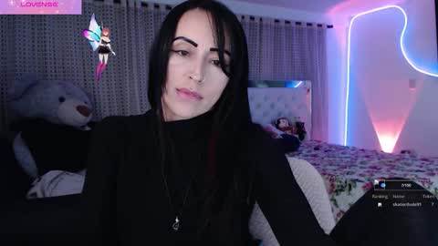 Snapshot of lyann_ chatting on December 3, 2:19 am Lyann online show from December 3, 2:19 am