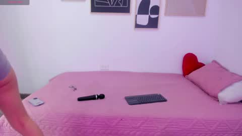  Lycoris  online show from April 16, 9:39 pm