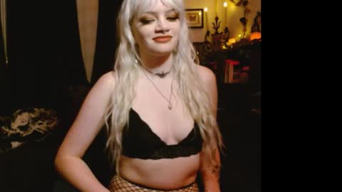 Snapshot of lydiadeity chatting on January 12, 4:42 am lydiadeity online show from January 12, 4:42 am