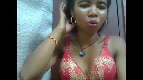 Snapshot of lydialarin chatting on February 16, 7:38 pm Lydiah online show from February 16, 7:38 pm
