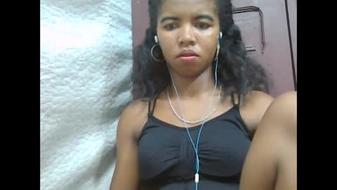 Snapshot of lydialarin chatting on February 22, 9:04 pm Lydiah online show from February 22, 9:04 pm