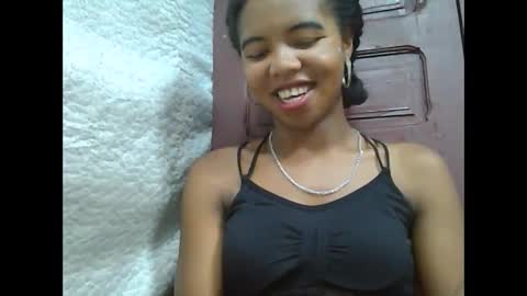 Snapshot of lydialarin chatting on February 26, 12:03 pm Lydiah online show from February 26, 12:03 pm