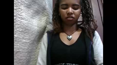Snapshot of lydialarin chatting on September 24, 5:05 pm Lydiah online show from September 24, 5:05 pm