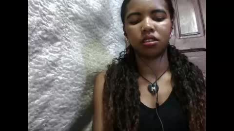 Snapshot of lydialarin chatting on September 28, 3:28 pm Lydiah online show from September 28, 3:28 pm