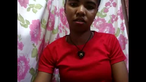 Snapshot of lydialarin chatting on October 4, 6:39 pm Lydiah online show from October 4, 6:39 pm