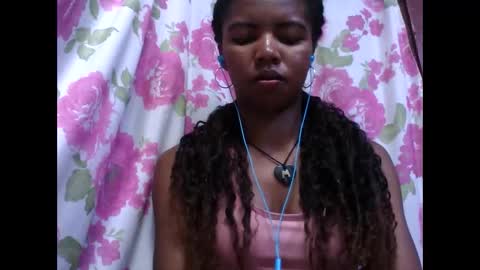 Snapshot of lydialarin chatting on October 14, 4:08 pm Lydiah online show from October 14, 4:08 pm