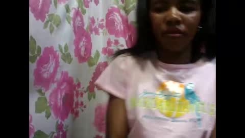 Snapshot of lydialarin chatting on October 18, 3:20 am Lydiah online show from October 18, 3:20 am