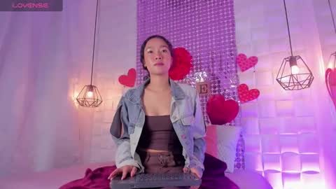 Lyhana Lee online show from February 17, 12:05 pm