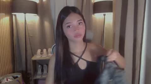 LYKA LOOPS online show from April 5, 7:44 pm