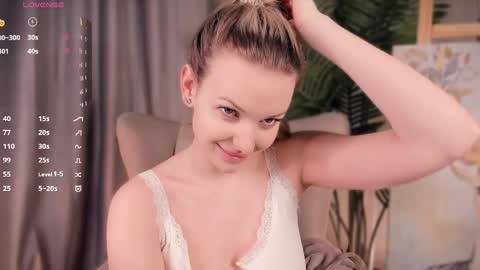 simply Eliza  online show from April 7, 8:04 am