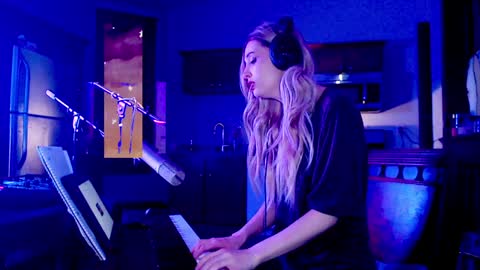 LylacDoll online show from December 11, 1:05 am