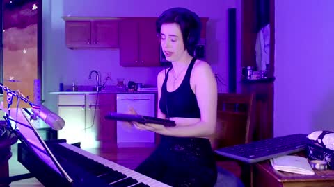 LylacDoll online show from December 19, 1:18 am