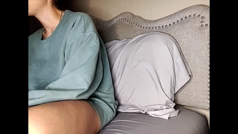 Olivia online show from December 2, 3:26 am