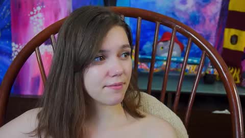 Snapshot of lyle_art chatting on February 20, 9:33 am hi im Lyle online show from February 20, 9:33 am