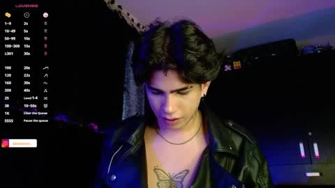 Snapshot of lylebennett_ chatting on December 16, 1:22 pm Lyle Bennett Freelance Model online show from December 16, 1:22 pm