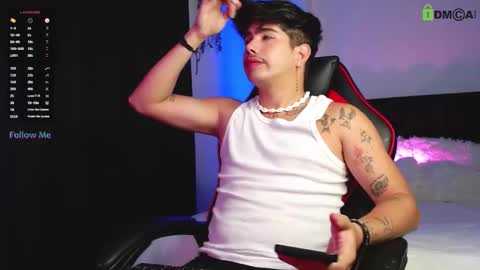 Snapshot of lylebennett_ chatting on September 19, 12:17 pm Lyle Bennett Freelance Model online show from September 19, 12:17 pm