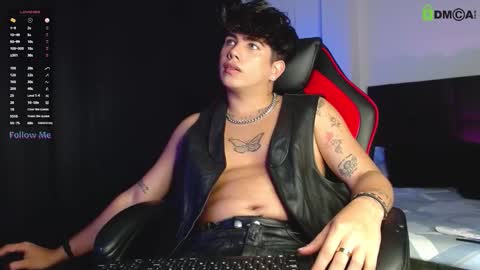 Snapshot of lylebennett_ chatting on October 8, 12:52 am Lyle Bennett Freelance Model online show from October 8, 12:52 am