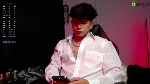 Snapshot of lylebennett_ chatting on October 31, 11:11 am Lyle Bennett Freelance Model online show from October 31, 11:11 am