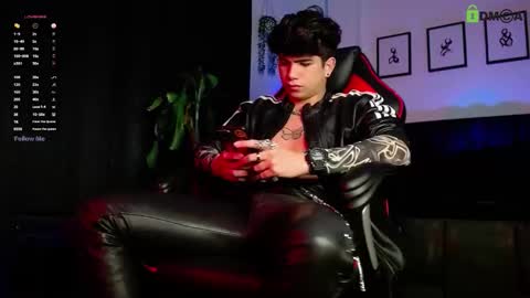 Lyle Bennett Freelance Model online show from February 13, 11:50 am