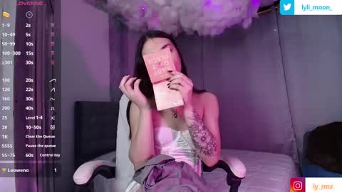 Snapshot of lylita_moon chatting on November 16, 3:34 am Littl online show from November 16, 3:34 am