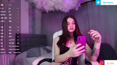 Snapshot of lylita_moon chatting on November 19, 3:50 am Littl online show from November 19, 3:50 am