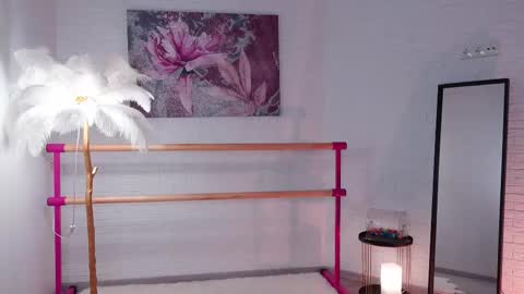 Lyly   online show from March 10, 5:33 am