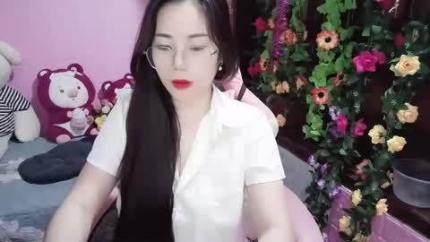 lyly_sweet97 online show from January 12, 1:00 am