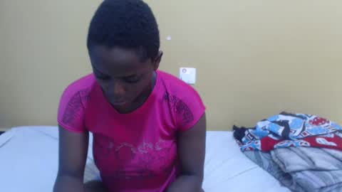 Snapshot of lyn_anna chatting on February 25, 12:03 pm lyn_anna online show from February 25, 12:03 pm