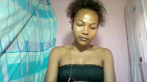 lyndah19 online show from December 20, 2:02 pm