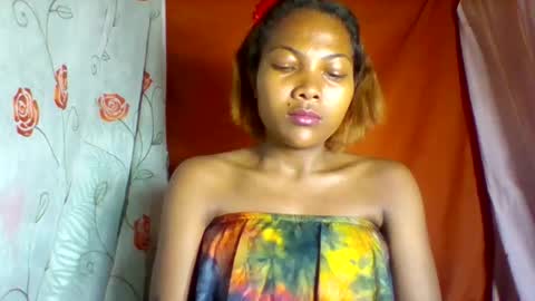 lyndah19 online show from January 18, 8:01 pm